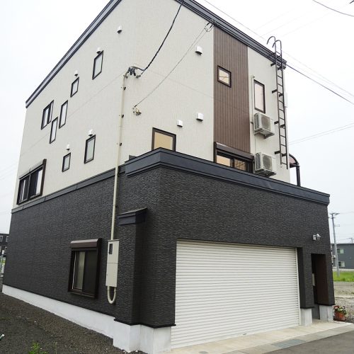 外観 (正面)